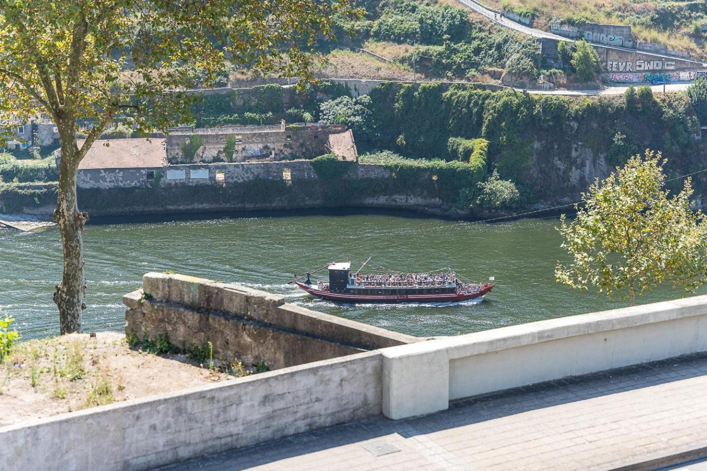 Guestready - Fantastic Apt Overlooking Douro River Порто Екстериор снимка